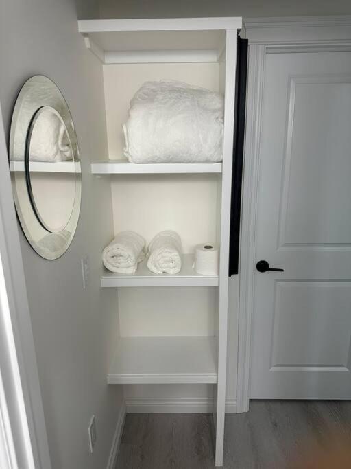 Award Winning Boho Paradise Sunlit Modern Suite YYC Exterior foto
